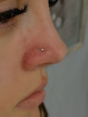 piercing pedra delicada nariz ouro branco